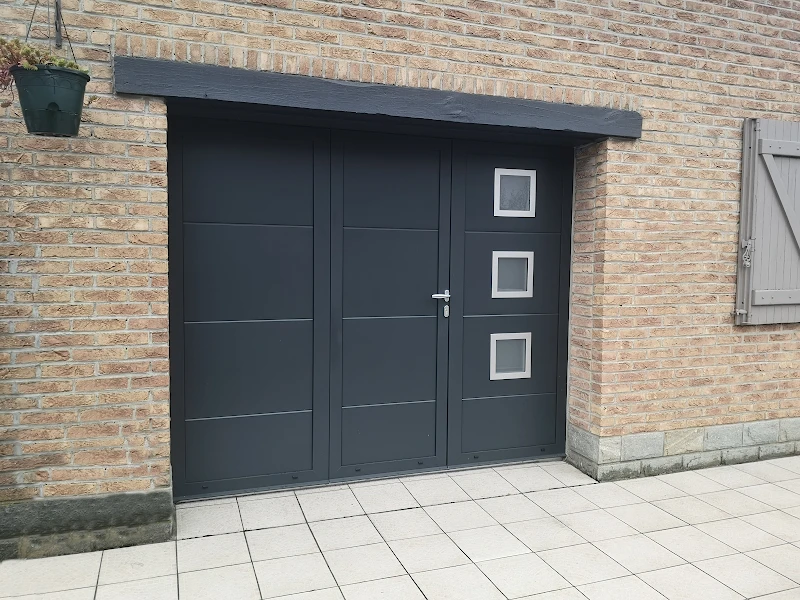 Espace Habitat Grand Est Menuiserie intérieure - Porte de garage sectionnelle gamme 4bois porte pvc aluminium Forbach Saint Avold Metz - Thionville Nancy